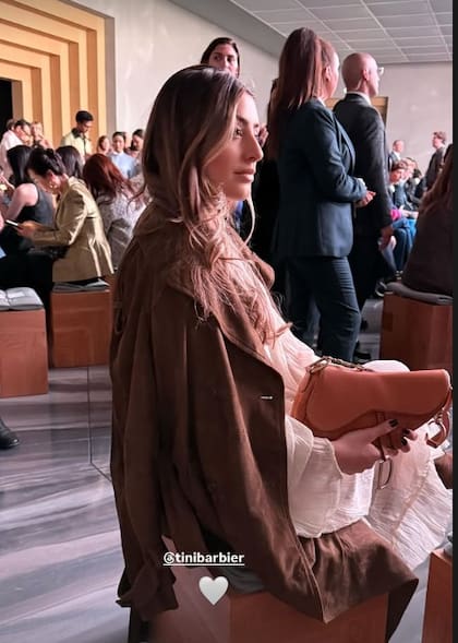 Valentina Barbier retratada por su madre, Juliana Awada