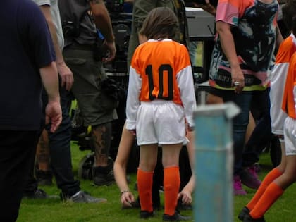 Valentino Acuña filmó todas las acciones de fútbol en la película Messi de espaldas; fue elegido por sus habilidades futbolísticas