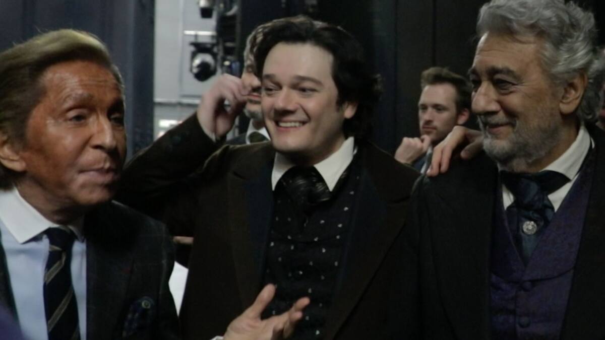 Valentino na Ópera, estilista de fantasias Valentino na Ópera, estilista de fantasias