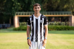 Los dos clubes que debutan en Primera hacen cuentas y mueven el mercado de pases