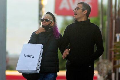 Inseparables, aprovecharon el día de sol para pasear por La Brava. Mientras descansan en Punta preparan una gira por ocho ciudades uruguayas que durará todo el mes de noviembre.