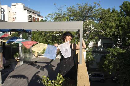 Valeria Dulitzky invirtió en un espacio techado para armar una situación de living