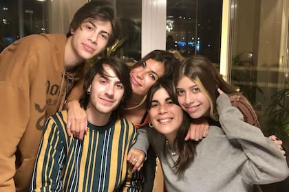 Valeria Larrarte comparte en redes sociales los momentos que pasa con sus hijos (Foto Instagram @valelarrarte)