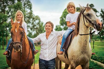 Valeria Mazza disfrutó de su verano en Finca Valeria, junto a sus hijos y su marido, Alejandro Gravier