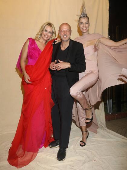Valeria Mazza junto a su colega Lorena Ceriscioli y el diseñador Fabian Zitta