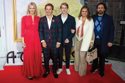 Valeria Mazza junto a su marido Alejandro Gravier y su hijo mayor, Balthazar.