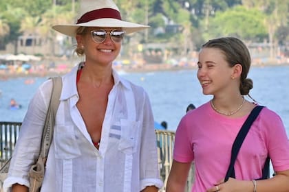 Valeria Mazza, Taína y Alejandro Gravier en Marbella