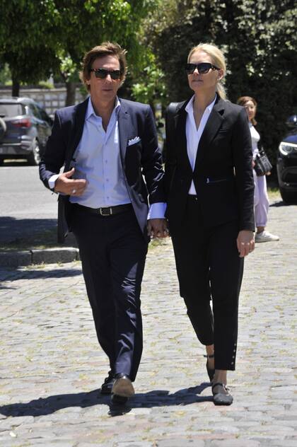 Valeria Mazza, una de las protagonistas de las pasarelas que solían tener a Giordano como conductor, se acercó junto a su marido, Alejandro Gravier, para acompañar el adiós final al estilista