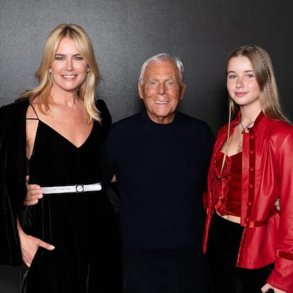 Valeria Mazza y Taina Gravier junto a Giorgio Armani / septiembre 2022