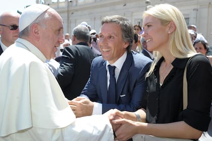 Valeria y Alejandro saludaron al Papa el 19 de junio