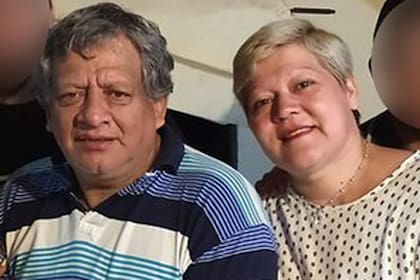 Vallejo junto a su mujer