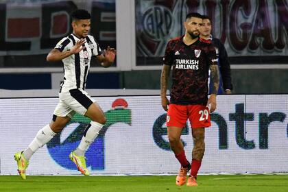 Valoyes festeja, Paulo Díaz sufre: Talleres venció a River el miércoles