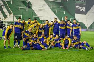 “¡Vamos vamos...los pibes!”, el festejo de los chicos de Boca en la cancha de Banfield