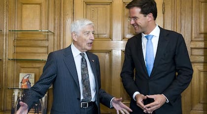 Van Agt junto al premier neerlandes, Mark Rutte