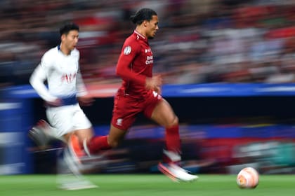 Van Dijk, el mejor defensor de Europa, campeón con Liverpool