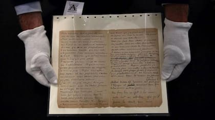 Van Gogh dejó muchas cartas escritas. La de la imagen la escribió junto con su amigo el pintor Paul Gauguin