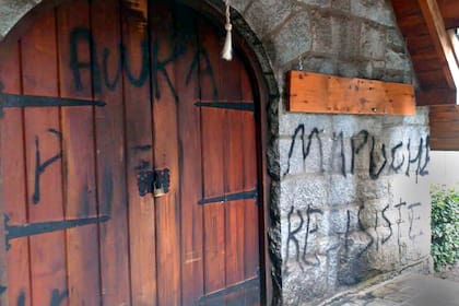 Vandalismo en la histórica Capilla de la Asunción, de Villa La Angostura