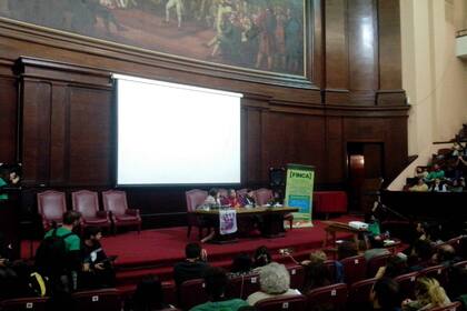 Vandana Shiva entrevistada por Soledad Barruti.