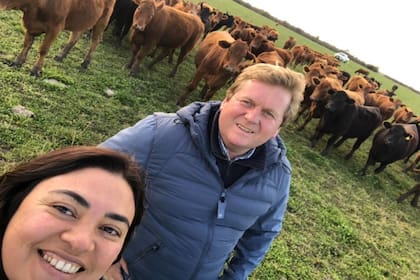 Vanesa y Jorge Neifert también se dedican a la ganadería