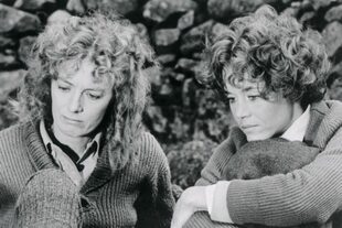 Vanessa Redgrave (a la izquierda) interpretó el papel principal de la película Julia, mientras que Jane Fonda interpretó el papel de Lillian Hellman