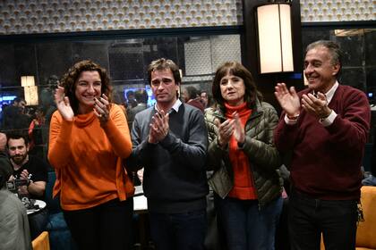 Vanina Biasi, junto a Solano, Ripoll y Pitrola