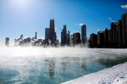 Vapor sobre el lago Michigan cuando las temperaturas bajaron a -29 ° C el 30 de enero en Chicago, Illinois.