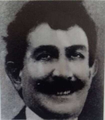 Varela Castex venía de una familia acomodada. Fue el nieto del escritor y político Florencio Varela.