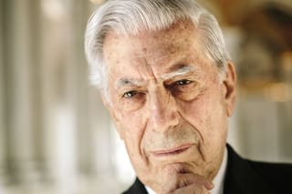 Vargas Llosa, internado en Madrid por una caída