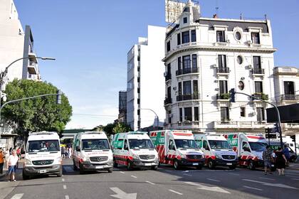 Varias ambulancias del SAME se hicieron presentes en el hecho
