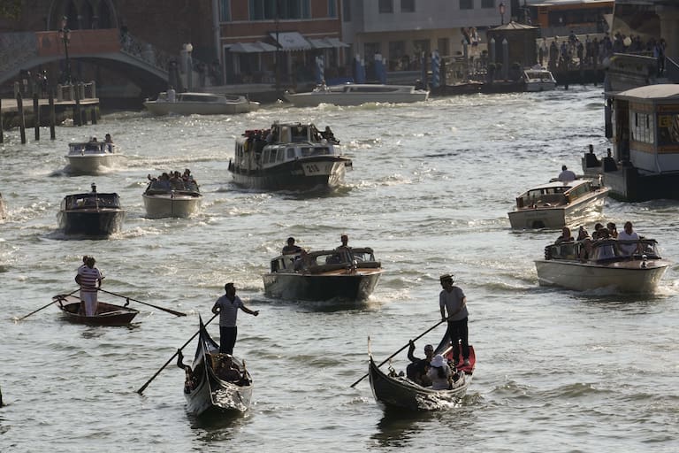 Venezia è stata salvata dall’inserimento nella lista dei luoghi a rischio di estinzione dell’UNESCO e il governo italiano l’ha festeggiata