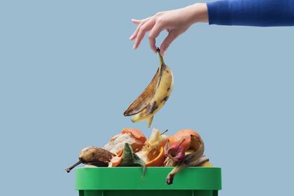 Varias herramientas de inteligencia artificial están analizando la basura de restaurantes y hoteles para entender cuánta comida se tira y por qué, y así reducir el desperdicio