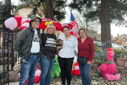 Varias personas intervinieron en el regreso a casa de Choco, el perro desaparecido en California