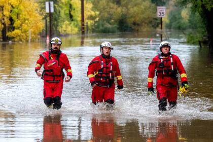 Varias regiones del sur de California se encuentran bajo alerta por inundaciones (AP foto/Noah Berger)