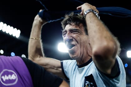 Varias veces le tocó a Costas festejar en playoffs este año; aunque no coronó con un título de campeón, la dirigencia lo quiere por mucho tiempo a cargo del plantel.