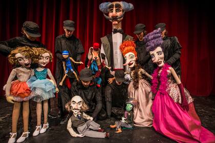 Varieté de Ilusiones, por el Grupo de Titiriteros del Teatro San Martín