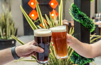 Varios bares de la ciudad ofrecen precios especiales y 2x1 en cervezas para festejar San Patricio