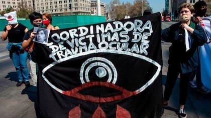 Varios grupos de apoyo han sido creados para ayudar a cientos de personas que sufrieron lesiones oculares durante las protestas