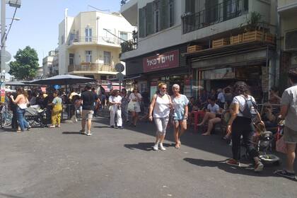 Varios indicios apuntan a que tendremos que aprender a convivir el coronavirus, incluso si ya nos hemos vacunado