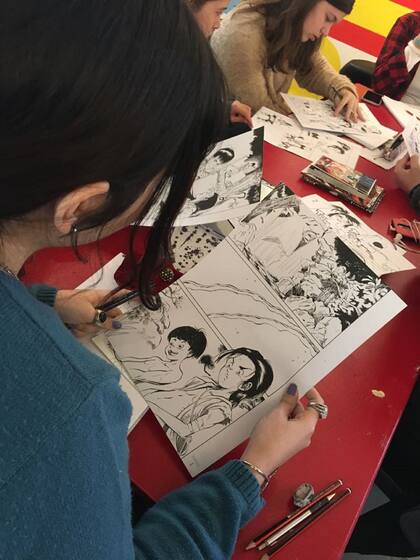 Varios jóvenes participaron en una actividad dedicada al manga japonés en el Museo de Arte Oriental