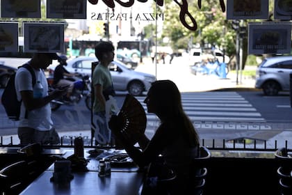 Varios locales gastronómicos se quedaron sin luz