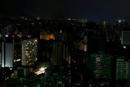 La ciudad de Caracas a oscuras en medio de un apagón (Archivo)