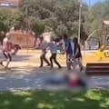 Un hombre mató a su expareja en una plaza y se limpió la sangre en una fuente: tenía una perimetral