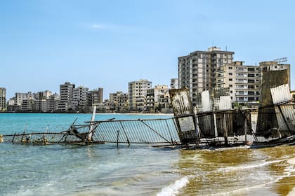 Varosha, en los años 70 era uno de los sitios predilectos de políticos y actores como Elizabeth Taylor, Brigitte Bardot y Richard Burton, entre otros.