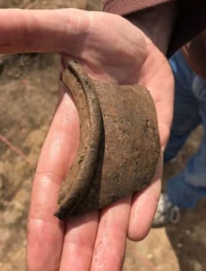 Vasija hallada en el henge