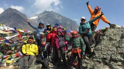 Vásquez-Lavado creó la Fundación Courageous Girls, para llevar a niñas y jóvenes, victimas de trafico y abuso sexual a sanarse en la montaña