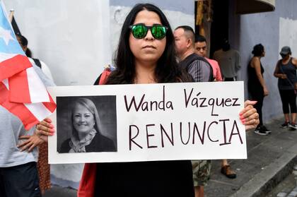 Vázquez, una exfiscal de 59 años, permanecerá en el cargo el resto del periodo que le correspondía a Rosselló