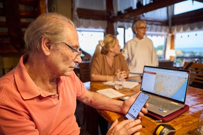 Vecinos de Cariló trabajan de manera voluntaria en la elaboración de un mapa con registros, imágenes y ubicaciones de distintos robos denunciados informalmente en toda la localidad