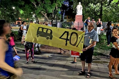 Vecinos de la Comuna 13 se pronunciaron contra los aumentos en el transporte