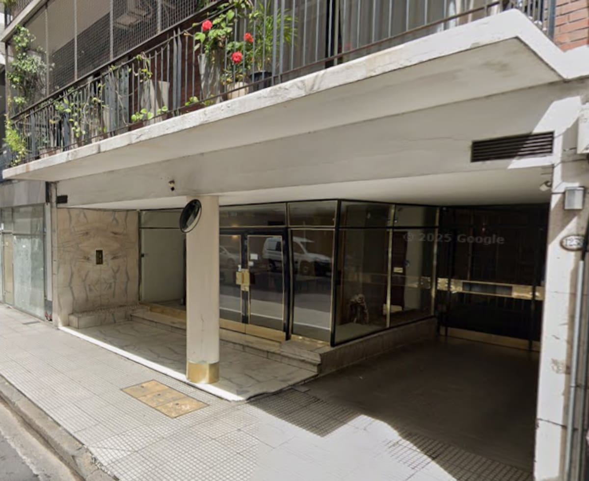 O prédio da Recoleta, que teve seis cortes de energia em um mês e recebeu assim o Ano Novo. “Você não pode viver.”