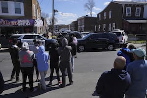 Pánico en Filadelfia: tres muertos y toma de rehenes tras un tiroteo con un rifle de asalto